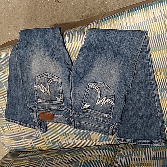 Women's Maurices Jeans - Picture 2 of 4